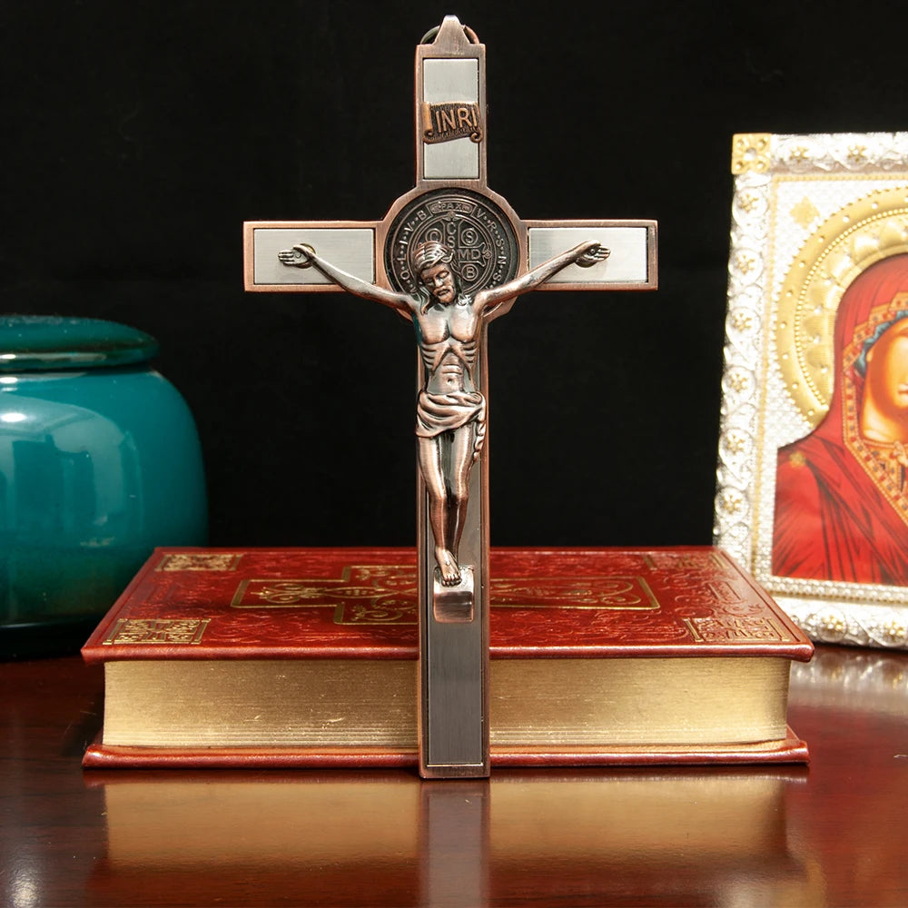 Crucifixo_de_Jesus_Cristo_em_Liga_Metalica