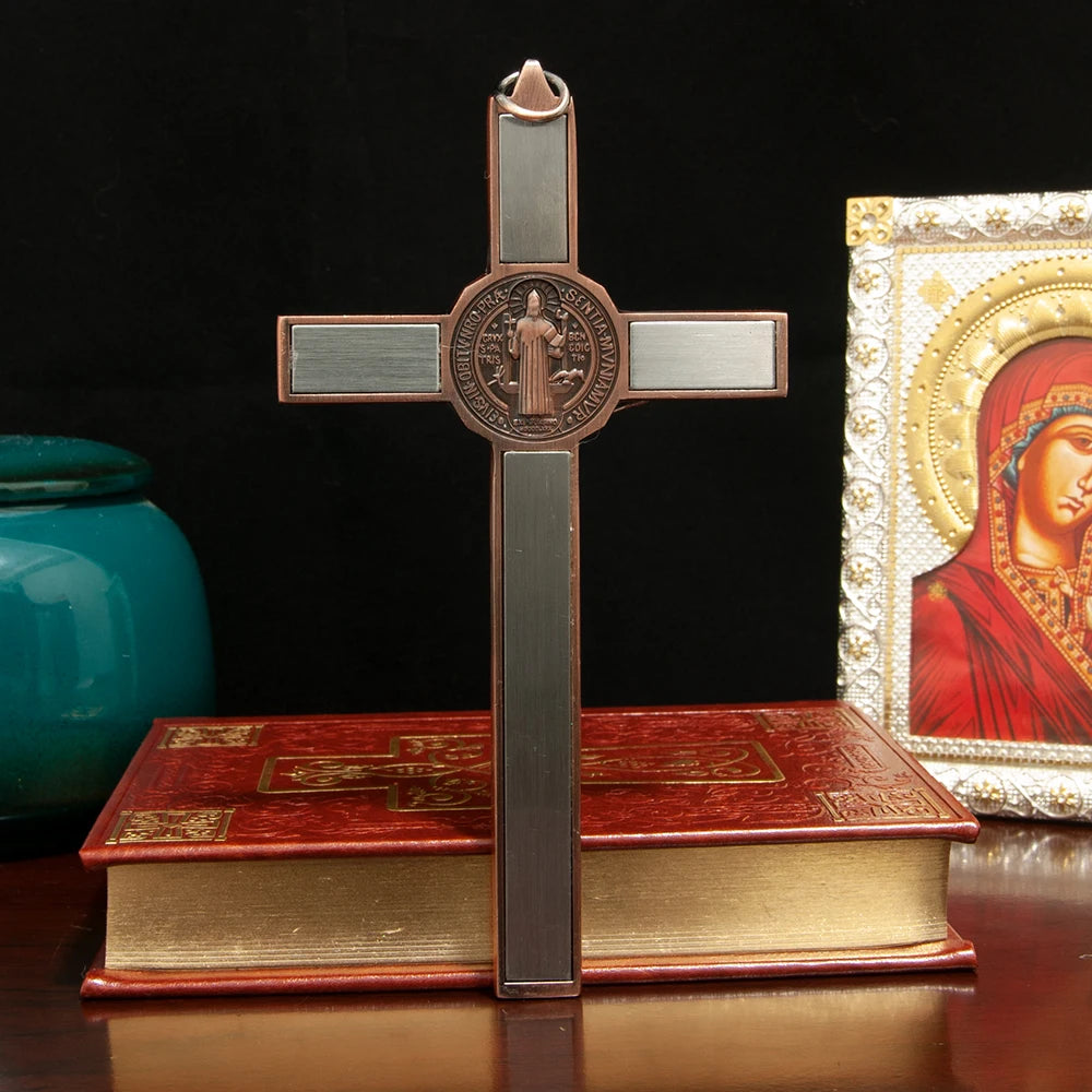 Crucifixo_de_Jesus_Cristo_em_Liga_Metalica