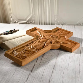 Crucifixo_de_Jesus_Cristo_em_Madeira