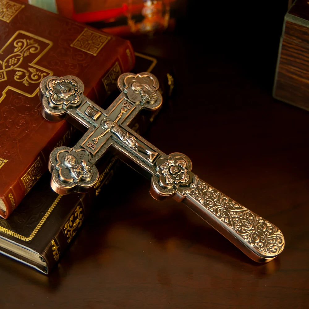 Cruz_Ortodoxa_Russa_em_Metal