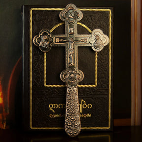 Cruz_Ortodoxa_Russa_em_Metal