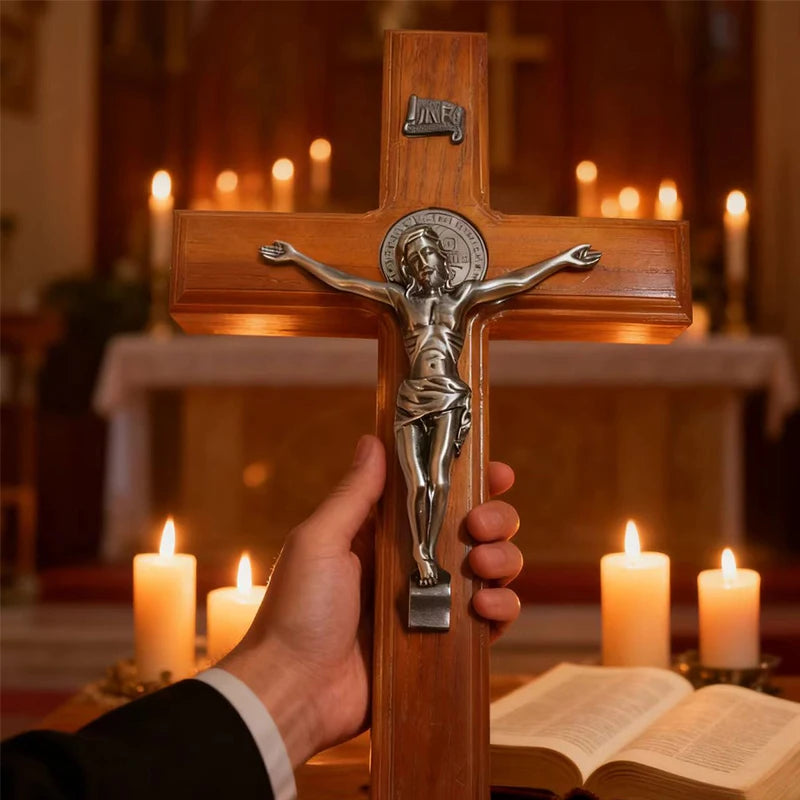 Cruz_de_Madeira_Catolica_com_Jesus_Cristo