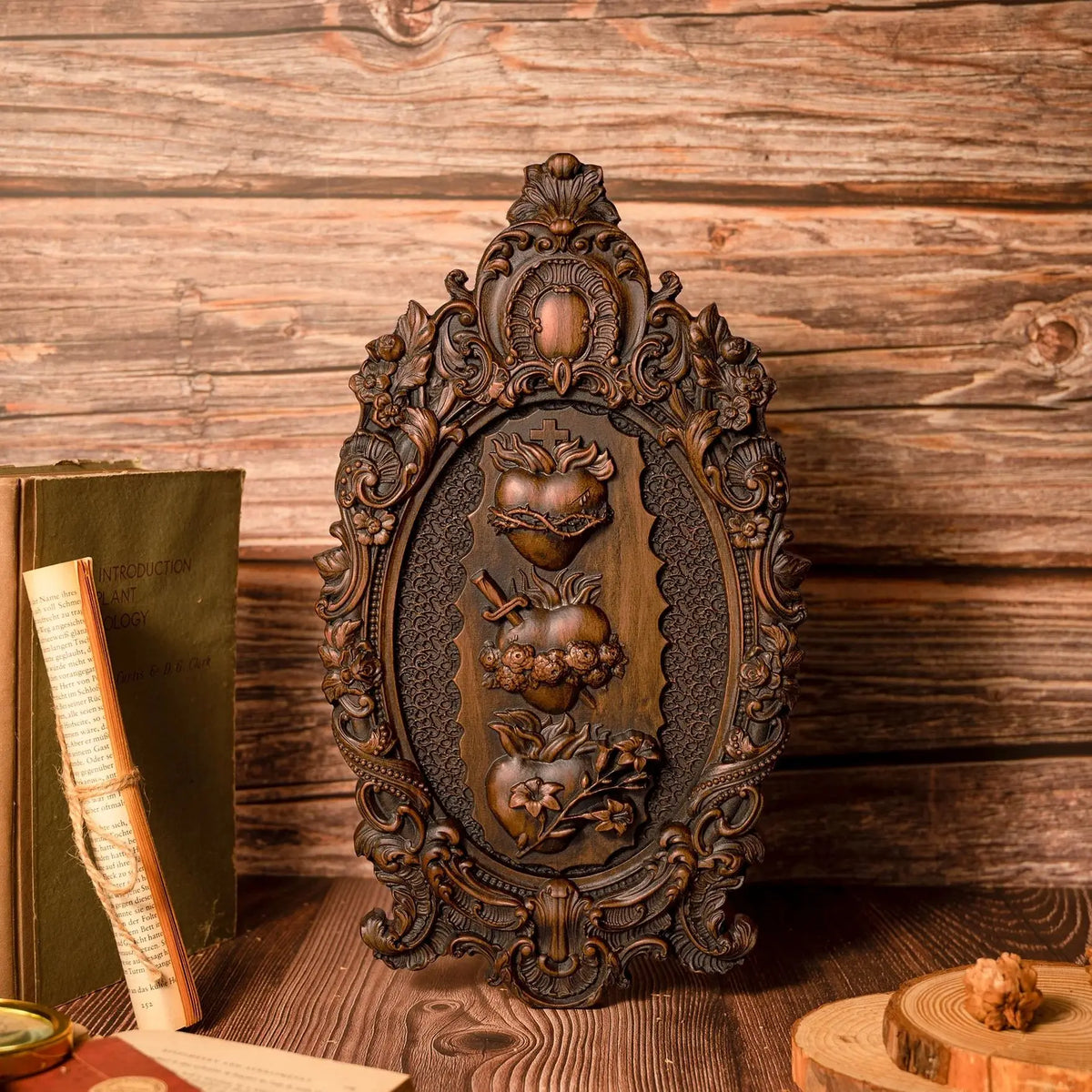 Decoracao_Tres_Coracoes_Sagrados_em_Madeira